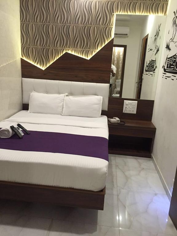 Hotel Palace Residency Mumbai Bagian luar foto
