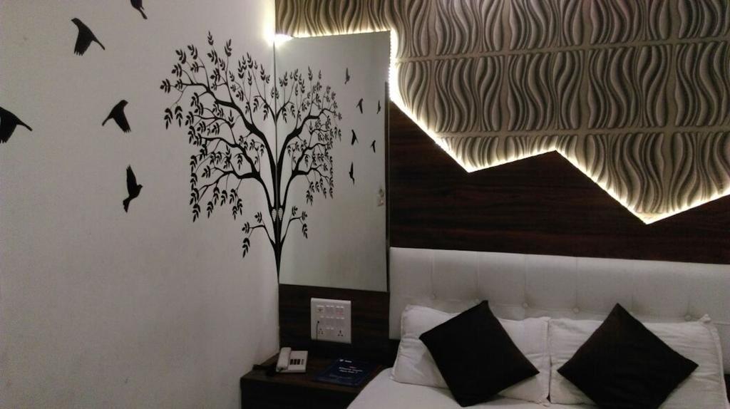Hotel Palace Residency Mumbai Bagian luar foto