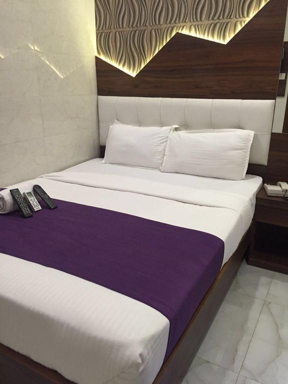Hotel Palace Residency Mumbai Bagian luar foto