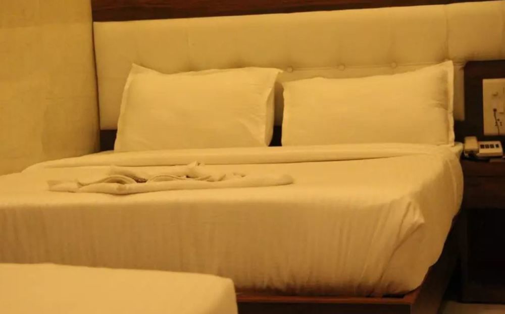Hotel Palace Residency Mumbai Bagian luar foto